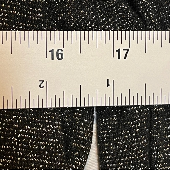 Talbots, Long Sleeve Black and Sliver, V-Neck, Long Sleeve, Blouse, Size Medium - Picture 8 of 9